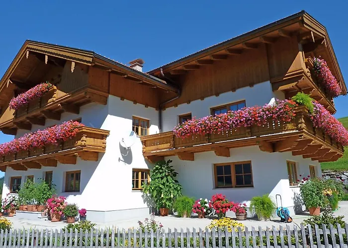 Tratlhof * אכנקירש